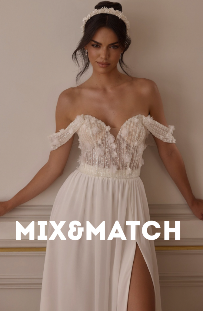 Braut-Kombination Mix & Match: Besticktes Korsett-Oberteil mit 3D-Blütenapplikationen und Carmenträgern zu einem schlichten Brautrock mit Schlitz